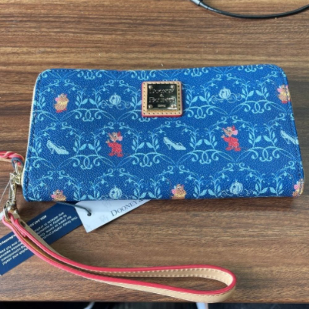 Disney Dooney & Bourke Cinderella Wallet NWT